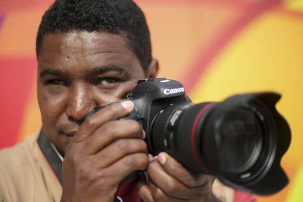 Él es el primer fotógrafo ciego que cubre unos Juegos Paralímpicos 