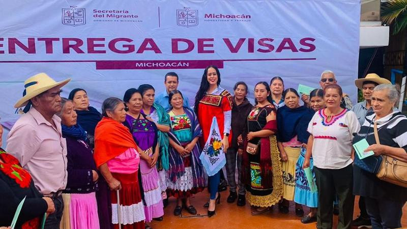 Adultos mayores de Paracho y Charapan se benefician del programa Reencuentro Familiar 