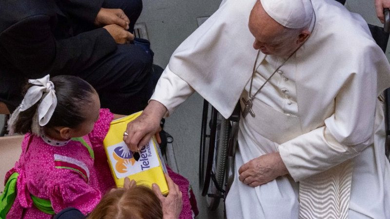 Papa Francisco pide a mexicanos apoyar a damnificados en Acapulco y a personas discapacitadas 