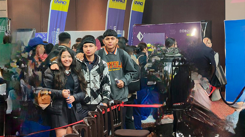 Estudiantes del Cecytem conocen oferta educativa en ExpoUniversidades