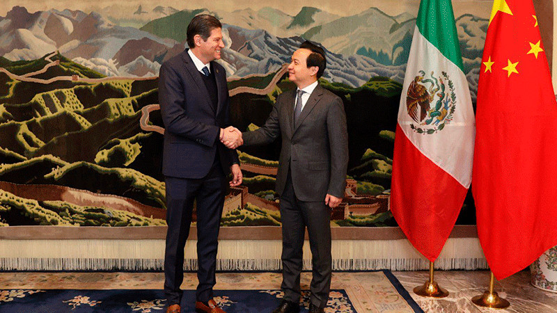 Alfonso Martínez expone potencial económico y turístico de Morelia a Embajador de China en México 