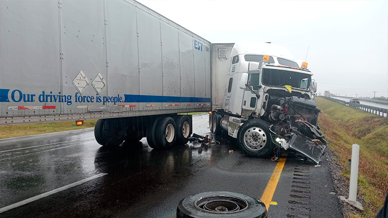 Se registra accidente sobre la autopista Apaseo el Grande-Celaya 