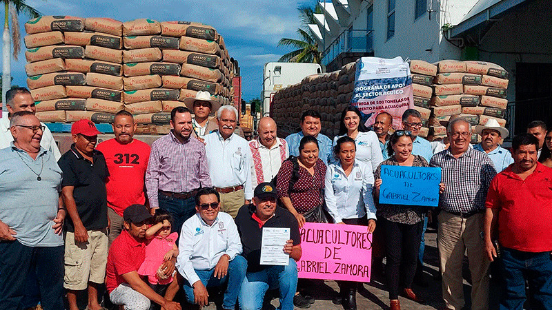 Entregan Sader y Compesca apoyos para rehabilitar infraestructura acuícola en Tierra Caliente