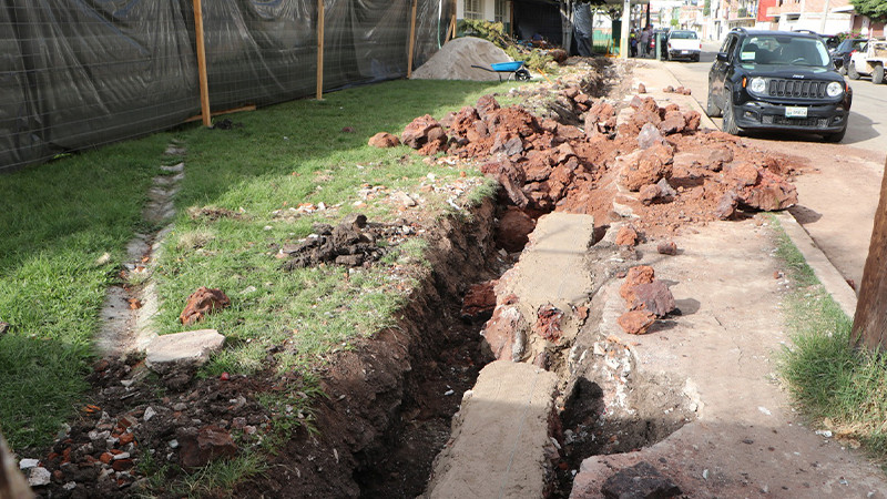 Téllez Marín, superviso los trabajos de la construcción de la barda perimetral de la Escuela Primaria Benito Juárez