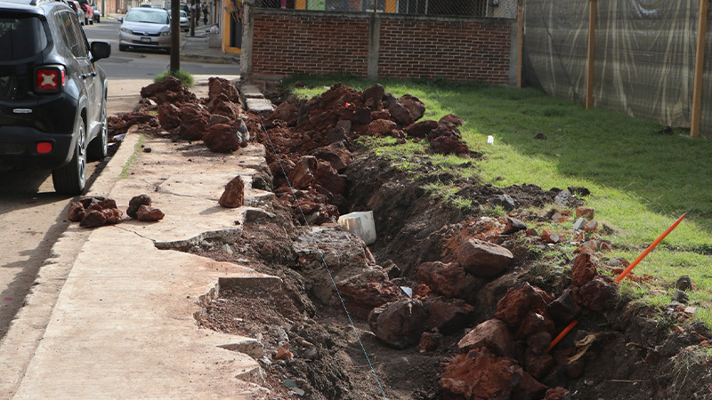 Téllez Marín, superviso los trabajos de la construcción de la barda perimetral de la Escuela Primaria Benito Juárez