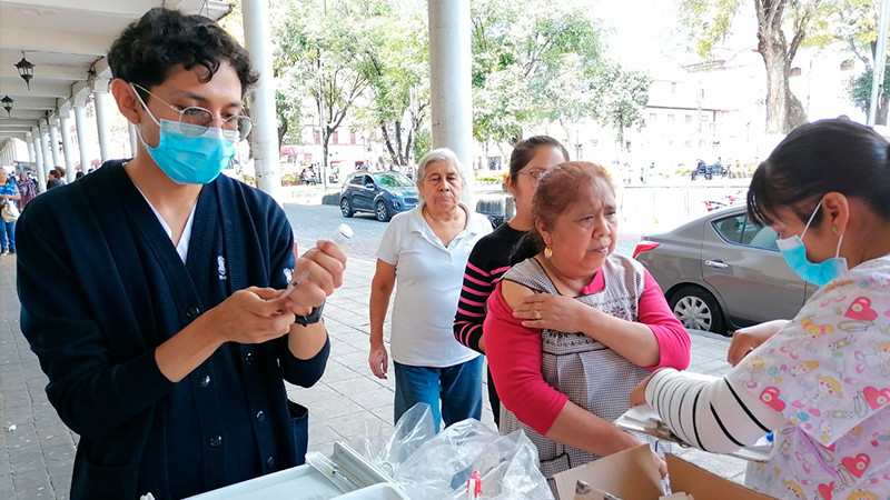 Salud Michoacán vacuna contra influenza y neumococo en Uruapan