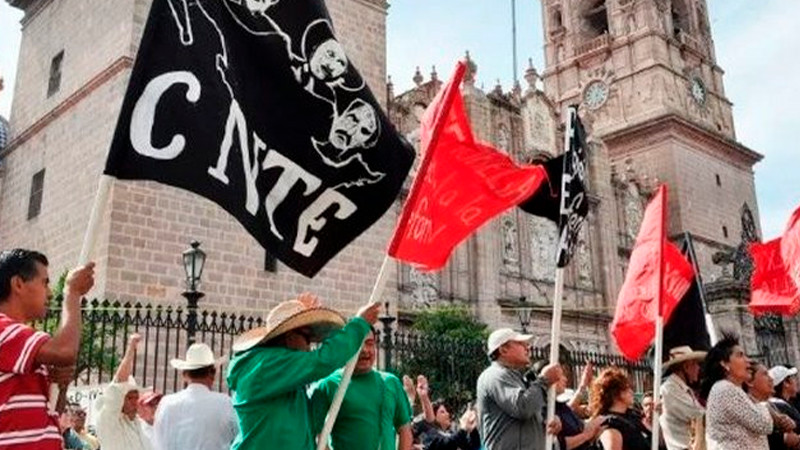 Integrantes de la CNTE toman Palacio Municipal de Morelia  