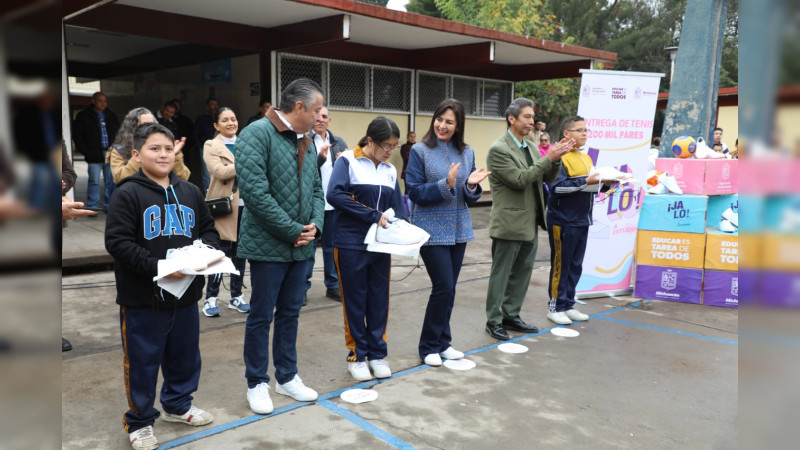 Programa Jalo a Estudiar apoya a las familias: SEE