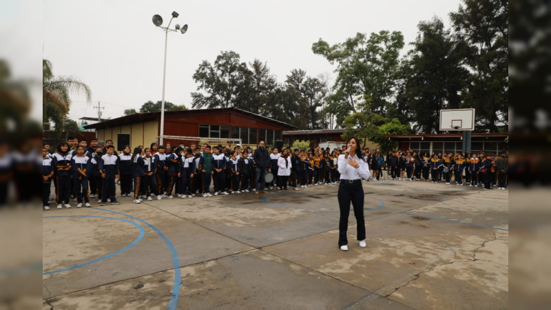 Programa Jalo a Estudiar apoya a las familias: SEE