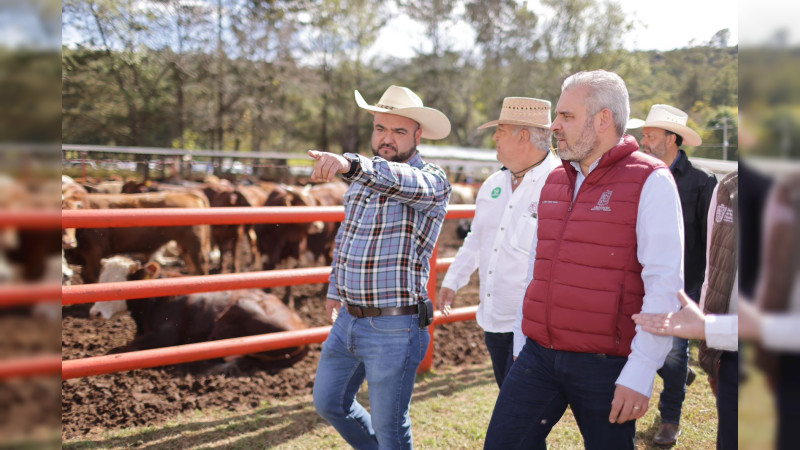 Continúa respaldo a ganaderos; Bedolla entrega apoyos a productores de Morelia