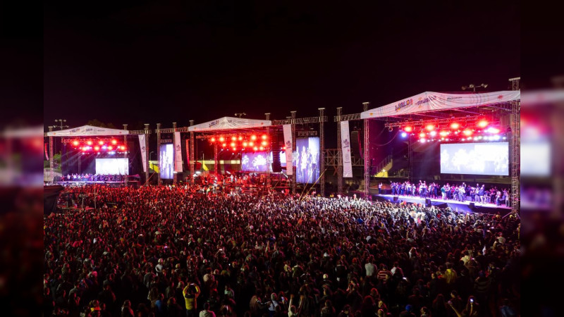 Música une a más de 100 artistas en espectacular flashmob en Festival Jalo