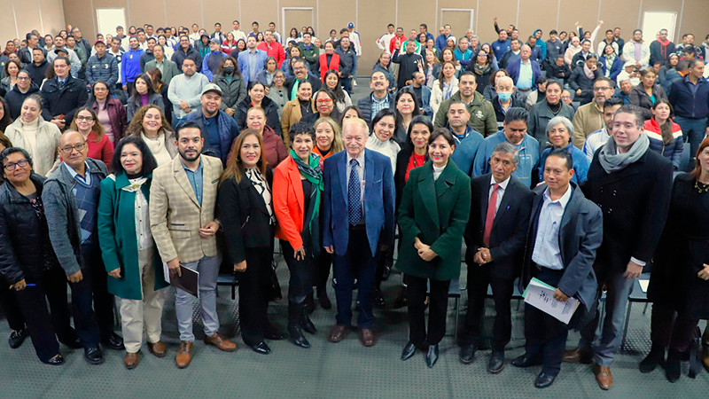 Docentes y normalistas refuerzan Nueva Escuela Mexicana con destacado pedagogo 