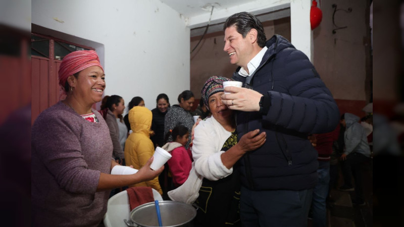 Santiago Undameo se llena de fiesta con Posada Navideña