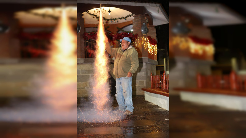 Santiago Undameo se llena de fiesta con Posada Navideña