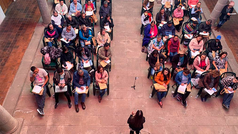 Capacitan a sector artesanal en derecho de autor