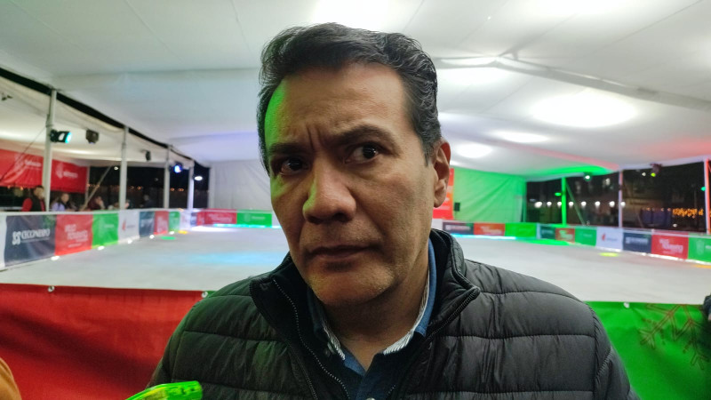 A través de turnos, se agilizará espera en pista de hielo de la Villa Navideña de Michoacán: Roberto Monroy