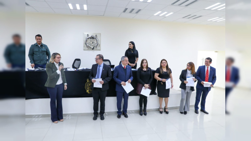 Rectora Yarabí Ávila González entrega nuevos nombramientos en la UMSNH 