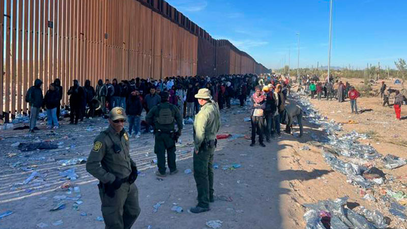 Ante aumento en flujo migratorio, Arizona envía soldados a la frontera con México  