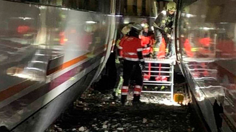 Chocan trenes en España; evacúan a 260 pasajeros 
