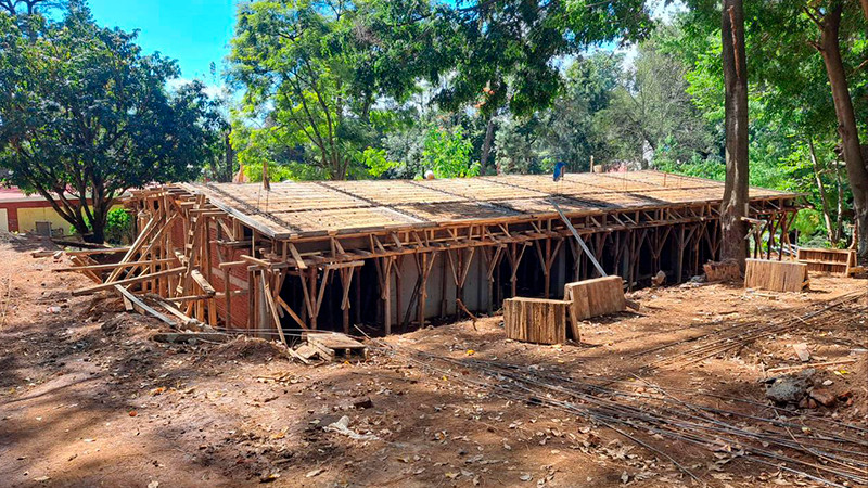 Reporta SCOP 50 % de avance en reconstrucción de secundaria en Uruapan