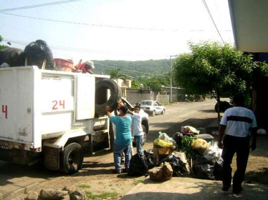 Continúas las acciones de descacharrización del Ayuntamiento de Apatzingán 