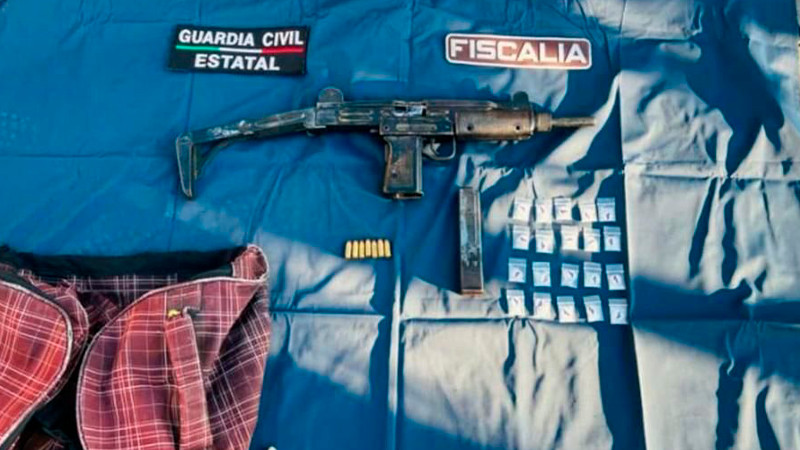 Blindaje Zamora: Detienen a dos personas en posesión de un arma de fuego y droga