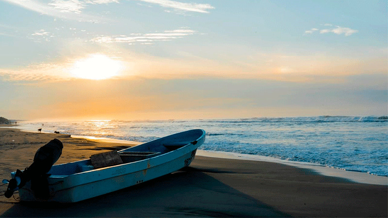 Estas vacaciones maravíllate con la belleza natural de las playas michoacanas