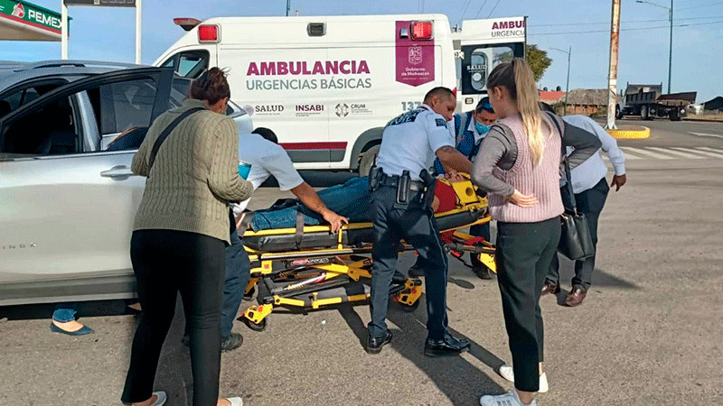 En tres diferentes accidentes automovilísticos registrados en Morelia, Michoacán, cuatro personas resultaron heridas 