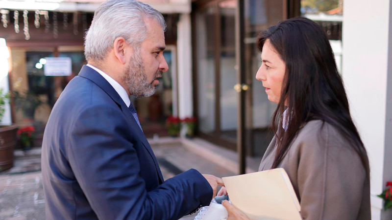 Bedolla instruye poner orden en más de 13 mil plazas ilegales de SEE 