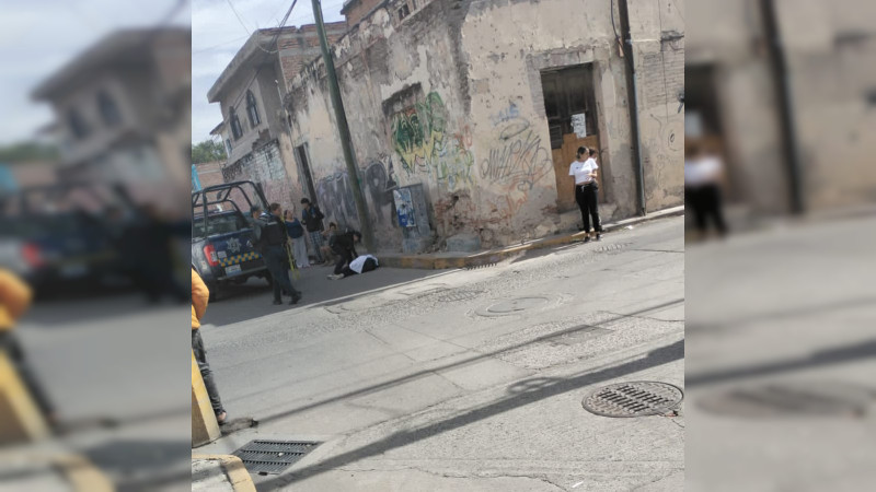 Atacan a balazos a mujer mientras caminaba en las calles de Celaya, Guanajuato