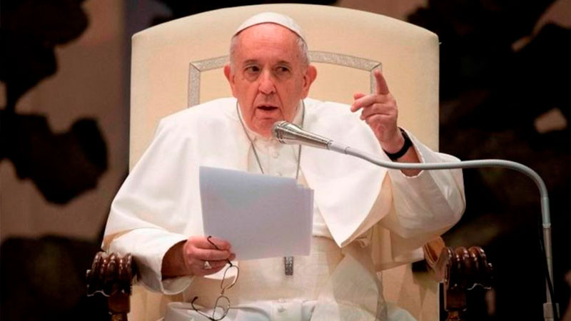 El papa Francisco pide no confundir la fiesta en Navidad con el consumismo 
