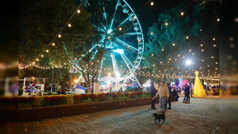 Vive la magia de la fiestas decembrinas en la Villa Navideña