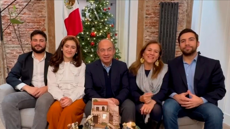 Felipe Calderón y Margarita Zavala envían mensaje navideño  