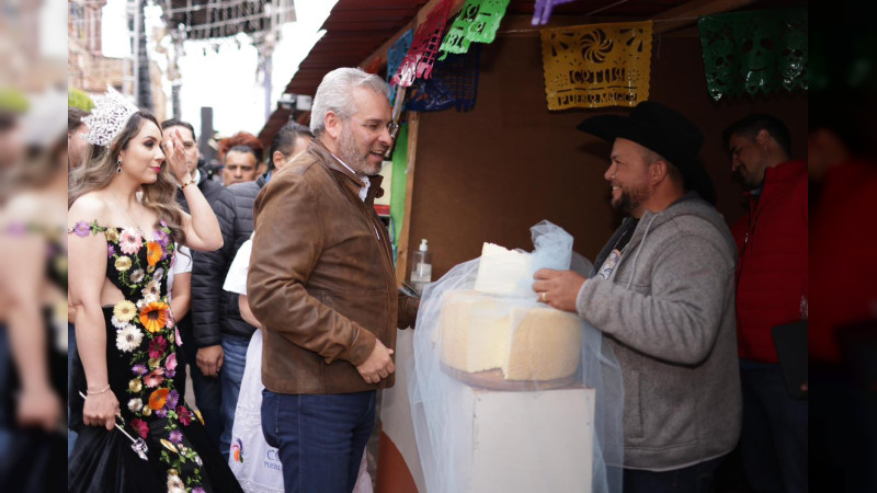 Inaugura gobernador de Michoacán 24 edición de la Feria Regional del Queso Cotija