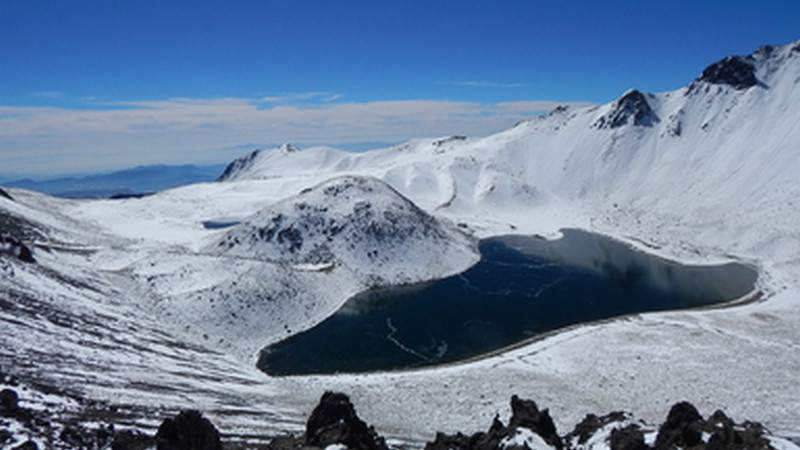 Por bajas temperaturas cierran acceso al Nevado de Toluca 
