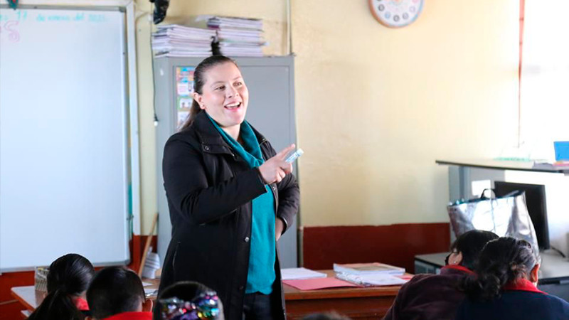 Michoacán cierra 2023 con pagos puntuales y completos a docentes 