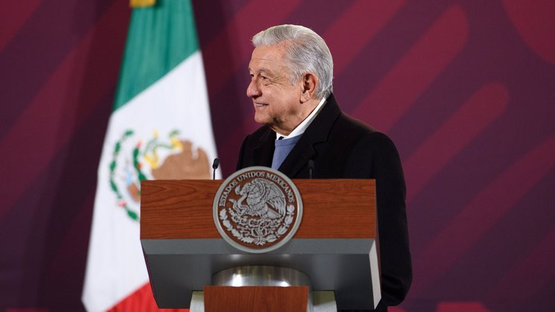 Critica AMLO política privatizadora de Milei en Argentina 