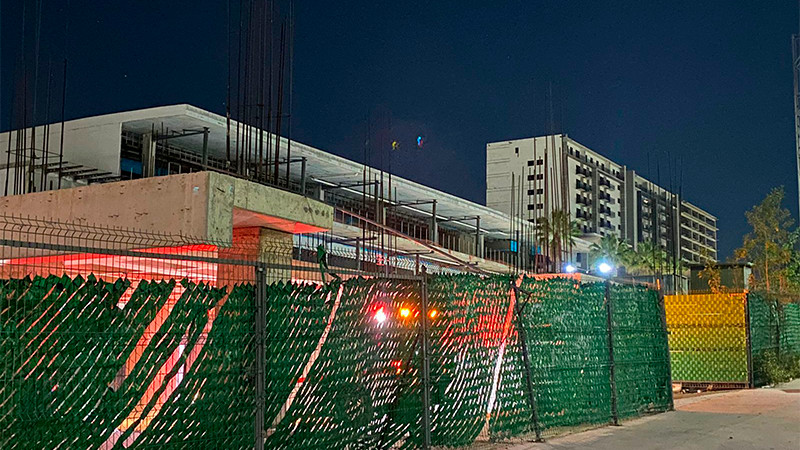 Hombre cae 10 metros de altura en una construcción en Querétaro  