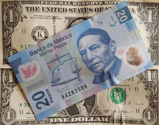 Dólar se cotiza en  20.27 pesos en sucursales bancarias  