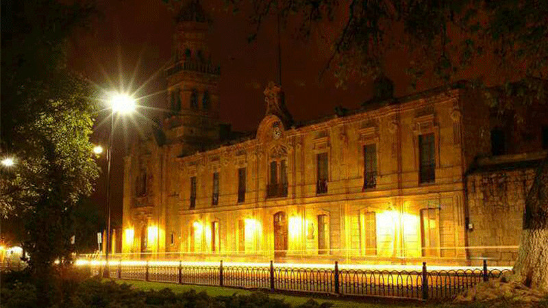 Facultad de Derecho de la UMSNH presenta problemas de hundimiento  