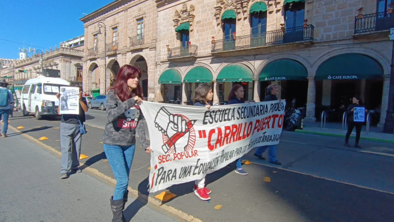 Manifestantes piden no ser desalojados de la secundaria Felipe Carrillo Puerto 