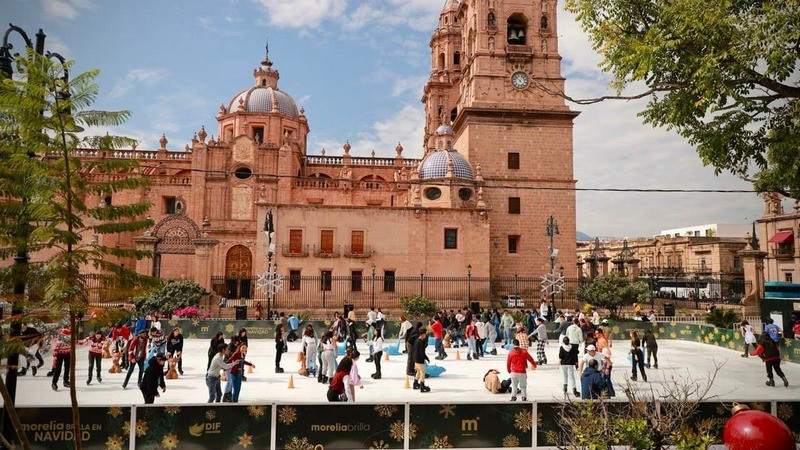 Quedan pocos días para disfrutar de la pista de hielo del Centro de Morelia