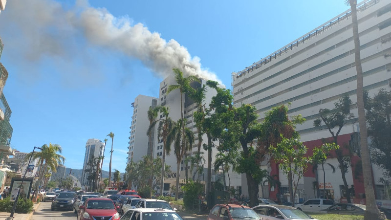 Se registra incendio en hotel Emporio de Acapulco, Guerrero 
