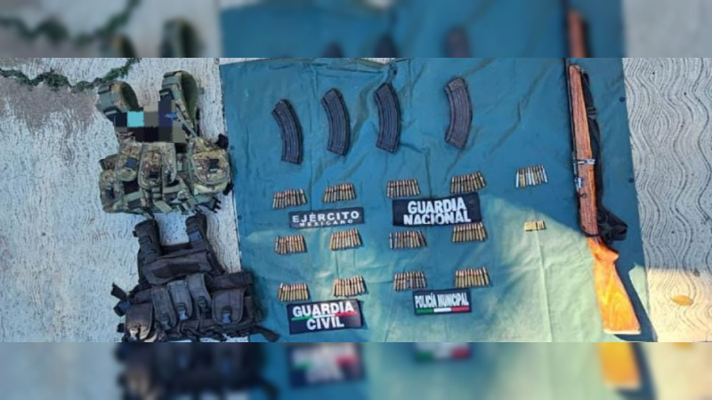 En Apatzingán, Michoacán decomisan armamento, equipo táctico y vehículo robado