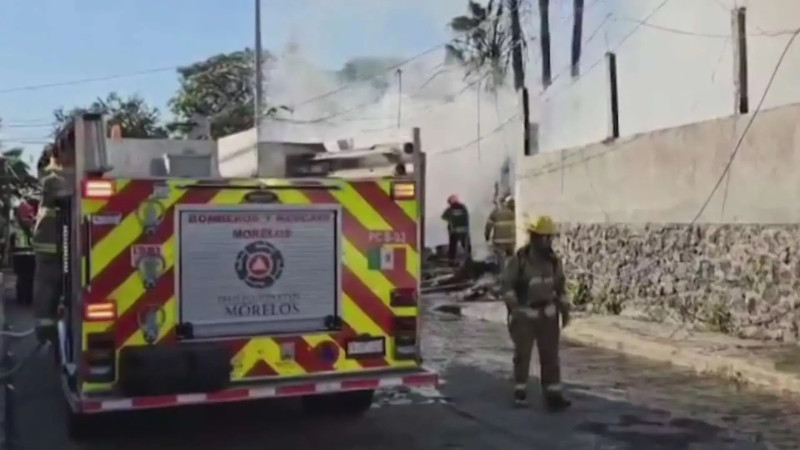  Se incendia bodega de desechos industriales en Cuernavaca; reportan 2 mujeres muertas  