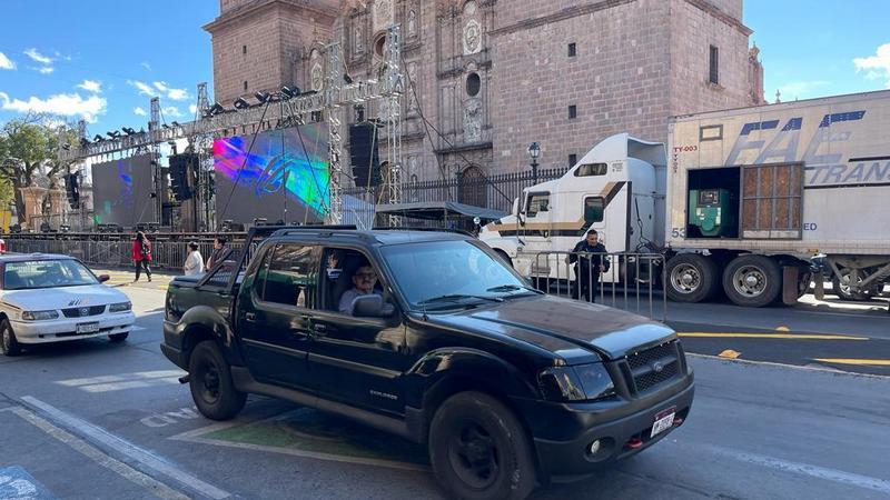 Previo a recibir a los Reyes Magos, abierta la circulación sobre avenida principal de Morelia 