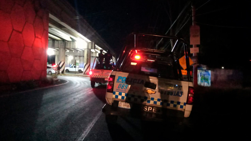 Localizan cuerpo sin vida de un hombre en puente vehicular, en Celaya, Guanajuato