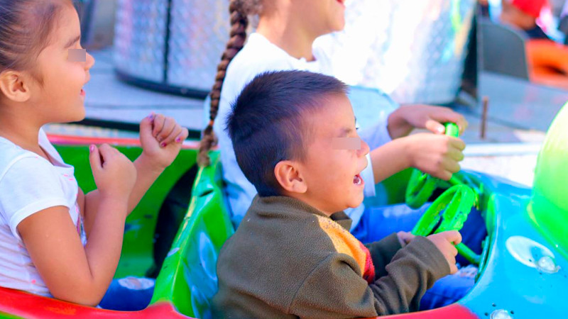 Reyes Magos festejan a más de 6 mil niños en el ‘Divertingo’ en Uruapan