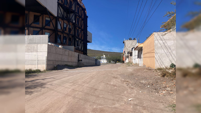 Abandonan cuerpo encobijado en El Salitre, Querétaro 
