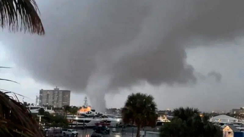 Impactante tornado toca tierra y deja cortes de luz a su paso al sur de Florida; no reportan víctimas 